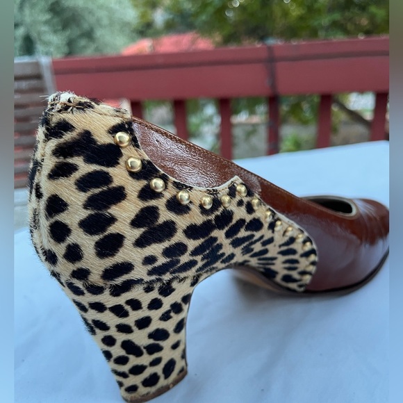 Stunning, elegant, collectible Rosina Ferragamo Schiavone Two-tone pump US 6-6.5 - Picture 7 of 10